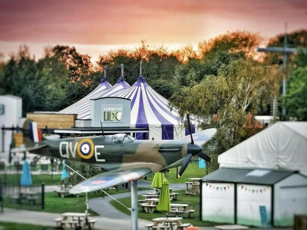 Muscovy Lodge With Hot Tub At Tattershall Lakes Country Park Экстерьер фото