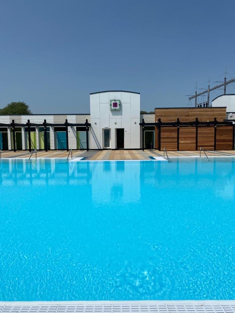 Muscovy Lodge With Hot Tub At Tattershall Lakes Country Park Экстерьер фото