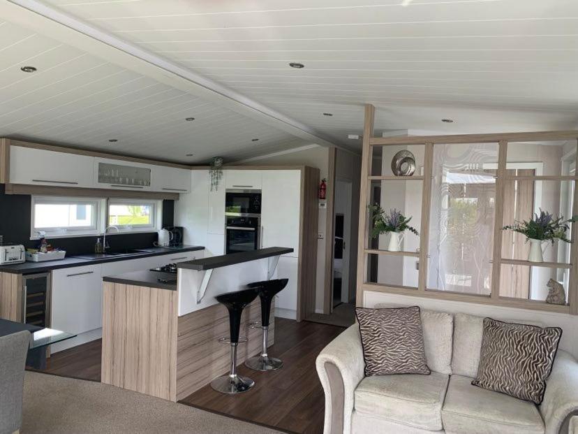 Muscovy Lodge With Hot Tub At Tattershall Lakes Country Park Экстерьер фото