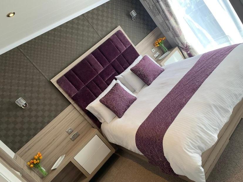 Muscovy Lodge With Hot Tub At Tattershall Lakes Country Park Экстерьер фото