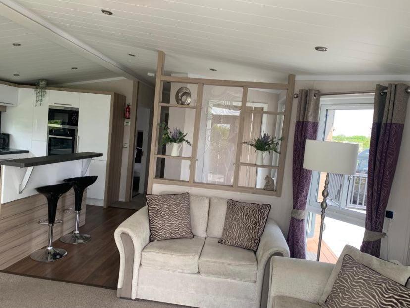 Muscovy Lodge With Hot Tub At Tattershall Lakes Country Park Экстерьер фото